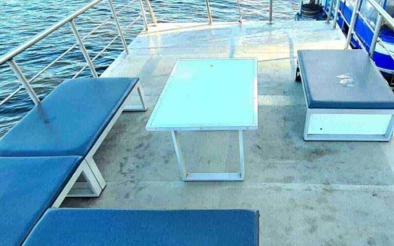 Eventfloß mieten in Berlin Köpenick führerscheinfrei für 16 Personen