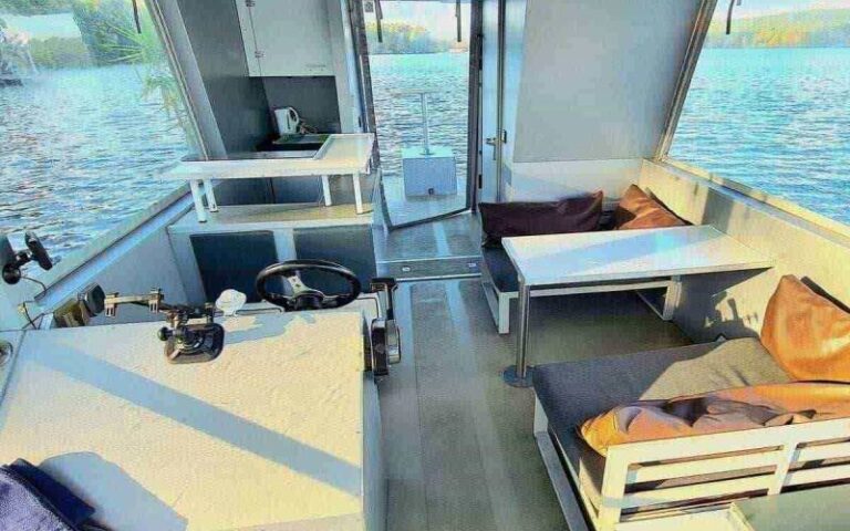 Eventfloß mieten in Berlin Köpenick führerscheinfrei für 16 Personen