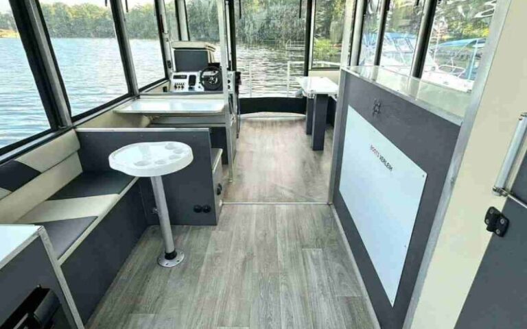 Eventfloß mieten in Berlin Köpenick führerscheinfrei für 16 Personen