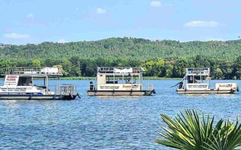 Eventfloß mieten in Berlin Köpenick führerscheinfrei für 16 Personen